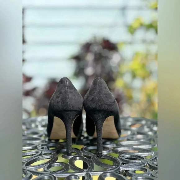 Stuart Weitzman — Suede Pumps - Picture 3 of 7